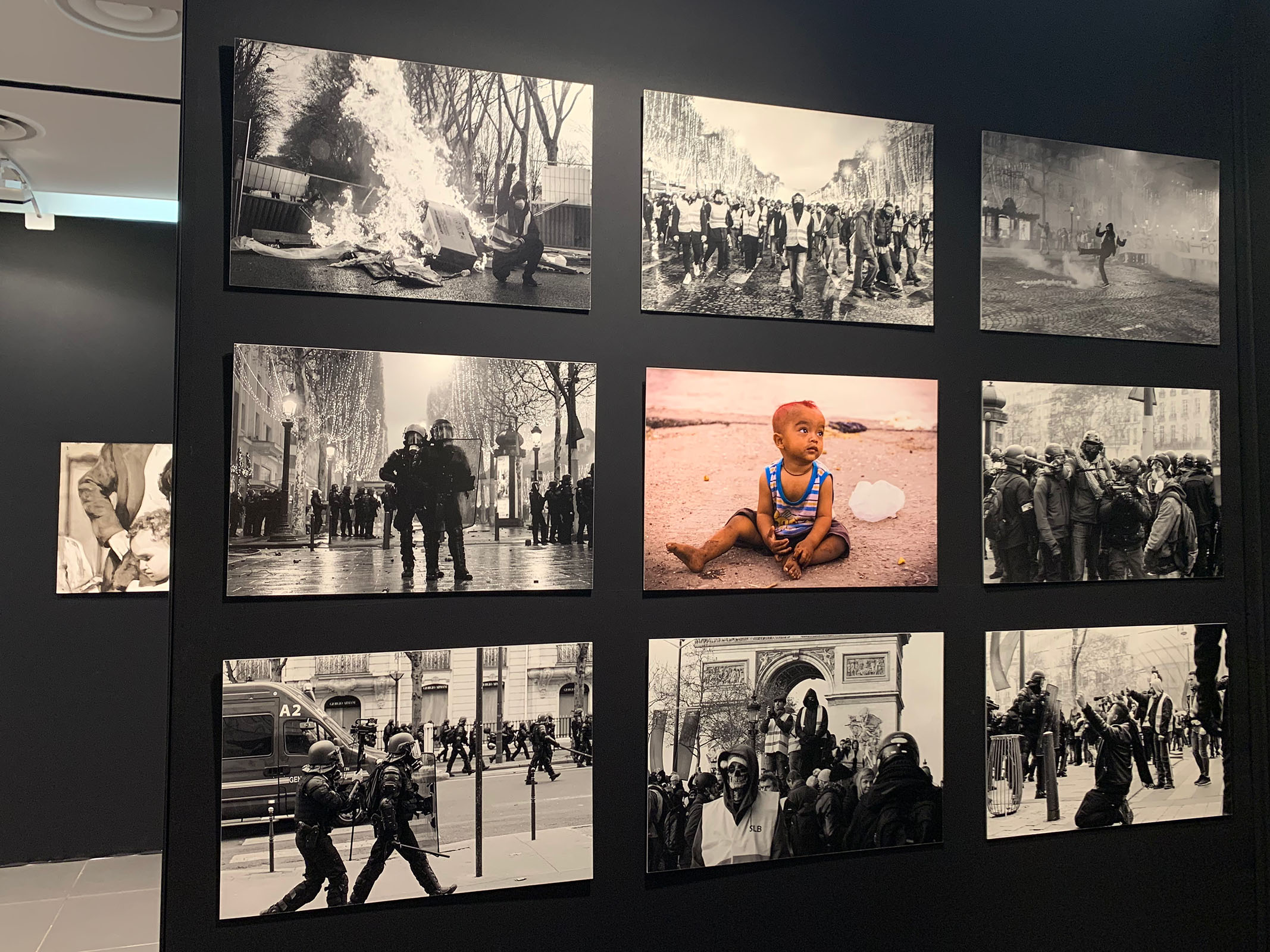 Descriptive alt text